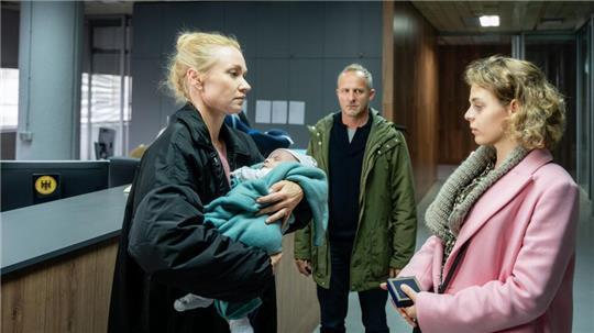 Wegen des Ukraine-Krieges bleibt das Baby für Niclas und Judith länger bei Leihmutter Oksana als geplant.