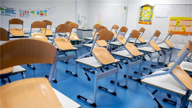 Wegen des Winterwetters fällt der Präsenzunterricht aus – viele Klassenzimmer bleiben leer. (Archivbild)