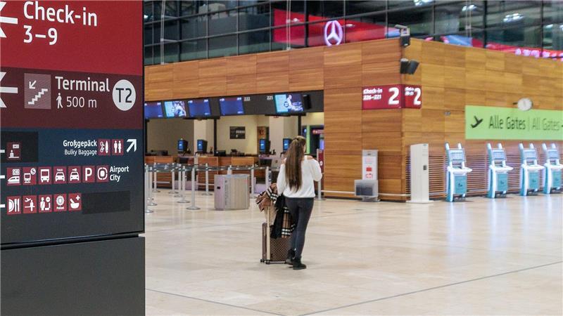 Weiter keine Erkenntnisse zum Drohnenflug am BER Wegen einer Drohnensichtung wurde der Flugbetrieb am BER zwischenzeitlich eingestellt.