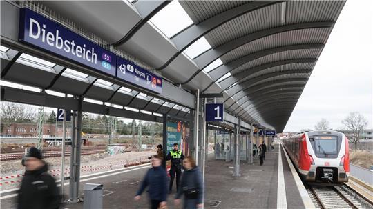 Wegen einer Weichenstörung mussten am Morgen Reisende in Richtung Hannover oder Bremen die S-Bahn nach Harburg nutzen.