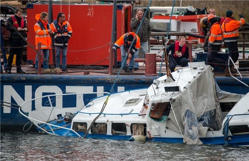 Wegen einer tödlichen Kollisio n auf der Elbe muss sich ein Binnenschiffer vor dem Amtsgericht verantworten. Foto Bockwoldt/dpa