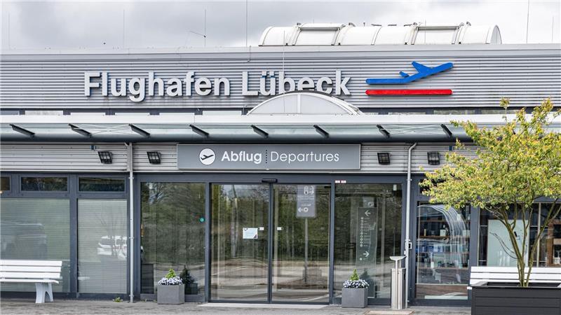 Wegen eines Notfalls ist der Flughafen Lübeck am Morgen kurzzeitig evakuiert worden. (Archivbild)