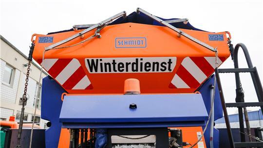 Wegen eines Streikaufrufs gibt es am Donnerstag in Schleswig-Holstein nur einen eingeschränkten Winterdienst. (Symbolbild)