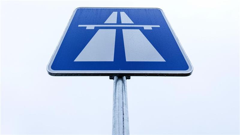 Sperrung der A24 nach Unfall bei Talkau aufgehoben Wegen eines Unfalls war die A24 in Richtung Hamburg zwischen den Anschlussstellen Talkau und Schwarzenbek/Grande stundenlang gesperrt.(Symbolbild)