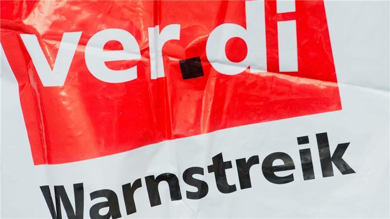Wegen eines ganztägigen Warnstreiks ist mit Engpässen bei Versicherungen zu rechnen. (Symbolbild)