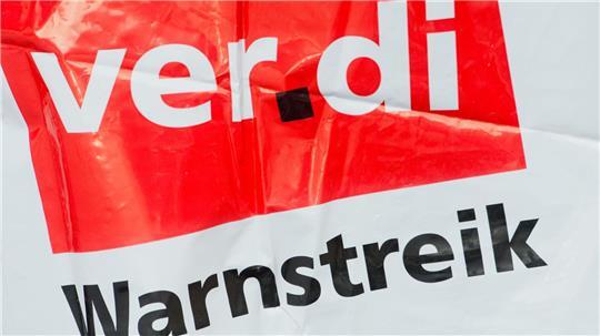 Wegen eines ganztägigen Warnstreiks ist mit Engpässen bei Versicherungen zu rechnen. (Symbolbild)