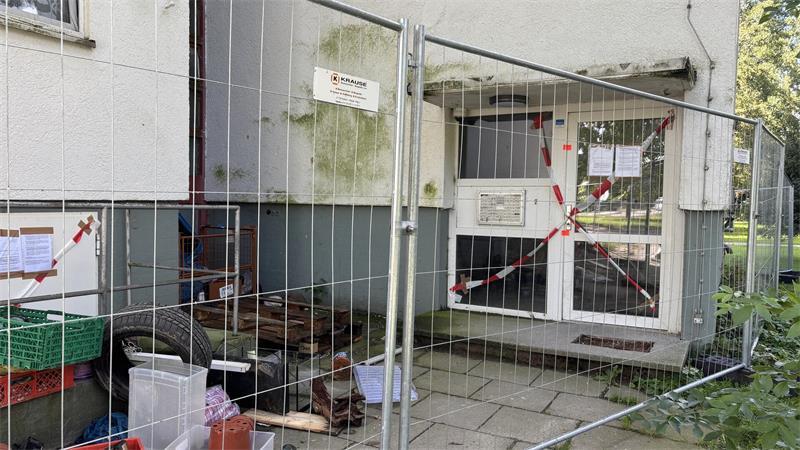 Gesperrtes Stader Hochhaus: „Es tat weh, alles zurückzulassen“ Wegen unhaltbarer Zustände hat die Stadt das Hochhaus an der Grünendeicher Straße gesperrt und die Nutzung untersagt.
