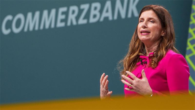 Unicredit nähert sich Mehrheit an Commerzbank - Bund dagegen Wehrt sich seit fast zwei Jahren gegen eine Übernahme: Commerzbank-Chefin Bettina Orlopp. (Archivbild)