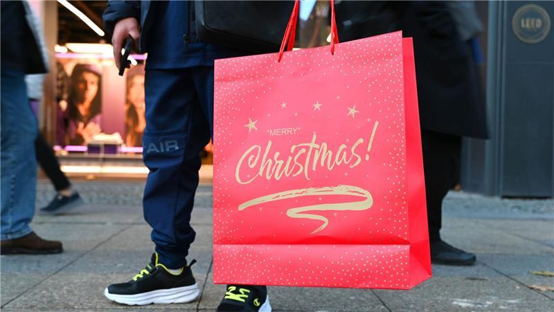 Ich schenk‘ mir was: neuer Trend zum Fest Weihnachtseinkäufe gibt es auch für sich selbst.