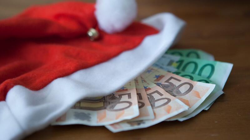 Weihnachtsgeld: Nicht jeder Beschäftigte hat Anspruch darauf.