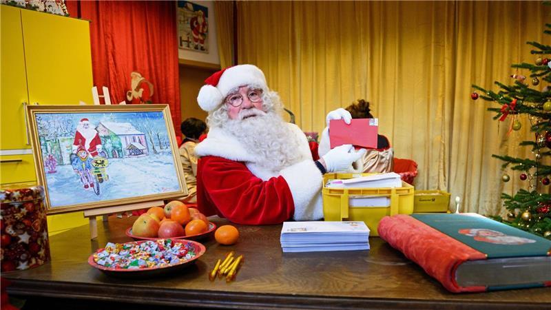 Weihnachtsmann eröffnet Dienst in Himmelpfort – 300.000 Wunschzettel erwartet