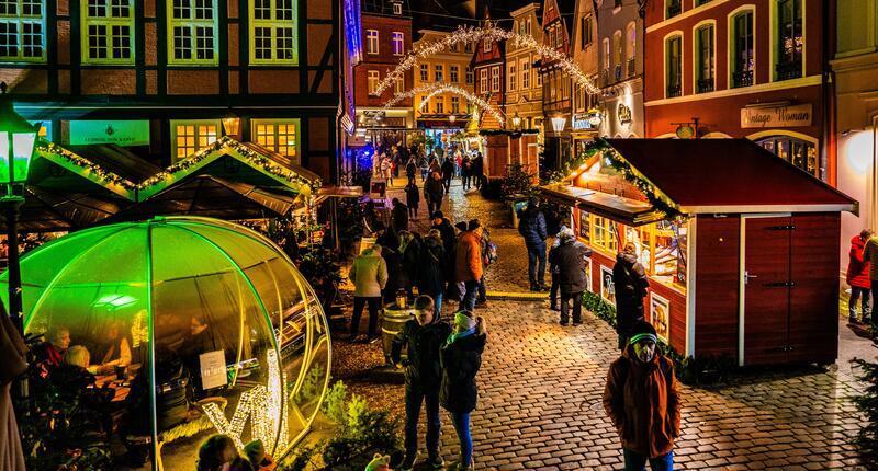 Urteil der Expertinnen: So gut kommen die Weihnachtsmärkte in Stade und Buxtehude an Weihnachtsmarkt mit Altstadtflair: Am Fischmarkt herrscht eine besondere Atmosphäre.