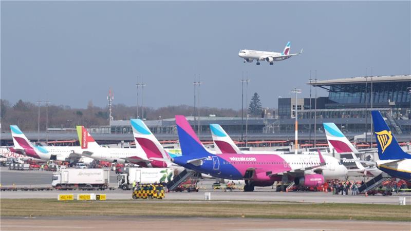Weil das Kabinenpersonal der Lufthansa streikt, fallen am Freitag einige Flüge in Hamburg aus. (Archivbild)