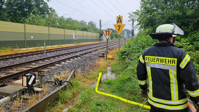 Weil die Gleise unterspült wurden, fuhren zwischen Buxtehude und Horneburg zeitweise keine Bahnen.