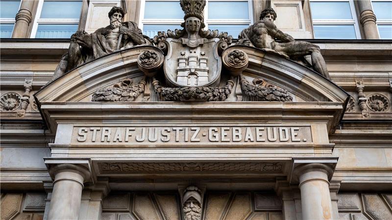 Weil er im Streit in einer Kleingartenanlage einen Bekannten mit einem Messer tödlich verletzt hatte, muss ein 42-jähriger Deutscher für fünf Jahre und acht Monate ins Gefängnis. (Archivbild)