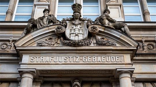 Weil er im Streit in einer Kleingartenanlage einen Bekannten mit einem Messer tödlich verletzt hatte, musste ein 42-jähriger Deutscher für fünf Jahre und acht Monate ins Gefängnis. Das BGH hat das Urteil nun aufgehoben. (Symbolfoto)