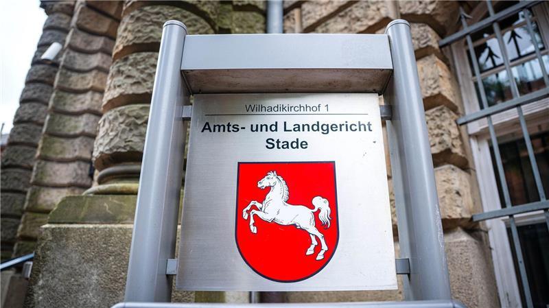 Weil er von seinem Sohn verlangt haben soll, dessen Schwester zu töten, wurde ein Angeklagter zu einer Freiheitsstrafe verurteilt. (Symbolbild)