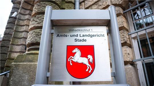 Weil er von seinem Sohn verlangt haben soll, dessen Schwester zu töten, wurde ein Angeklagter zu einer Freiheitsstrafe verurteilt. (Symbolbild)