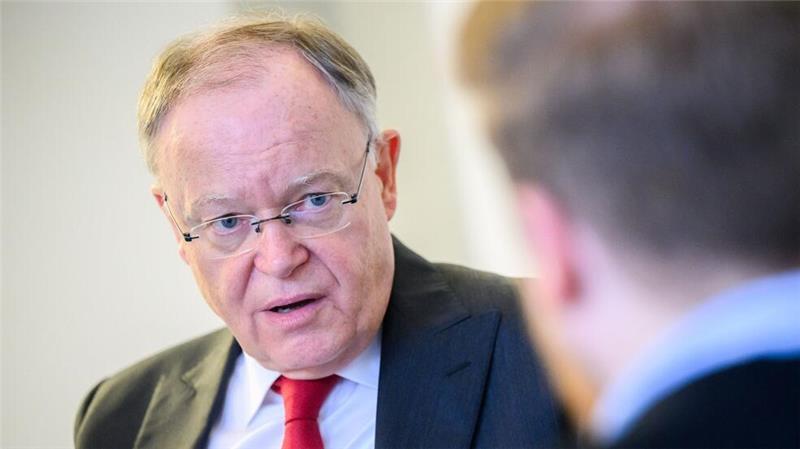 Weil kritisiert Merz-Aussagen zur Zukunft der Stahlindustrie Weil hält Merz‘ Äußerungen für unverantwortlich. (Archivbild)