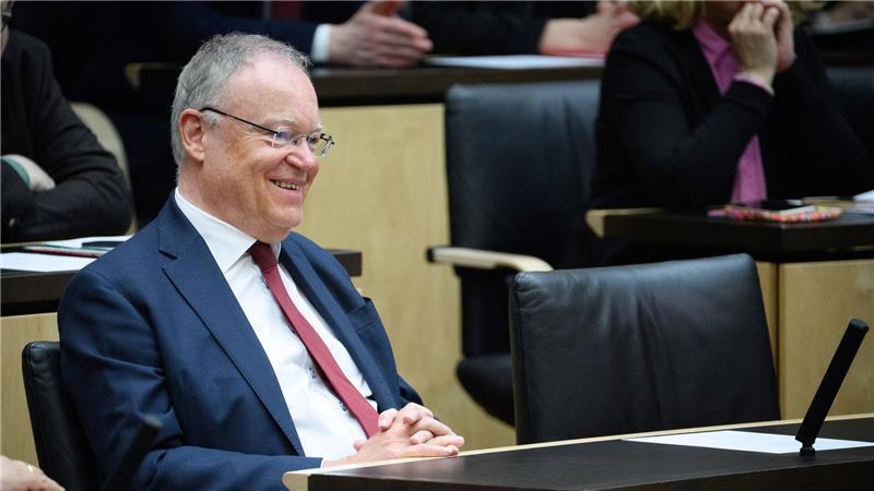 Bundesrat verabschiedet Ministerpräsidenten Weil Weil hört im Mai auf.