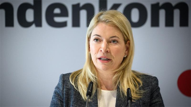 Weil sich die Inbetriebnahme der Strecke Nürnberg-Regensburg verzögert, will Bahnchefin Palla das Konzept der sogenannten Generalsanierungen auf den Prüfstand stellen.