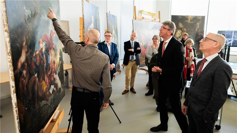 Weimer informierte sich bei einem Besuch der Stiftung Preußische Schlösser und Gärten.