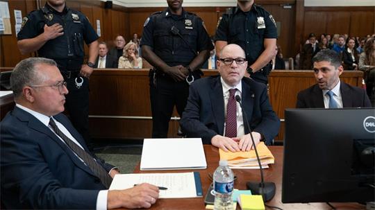 Weinstein kam zur Verkündung des Strafmaßes.