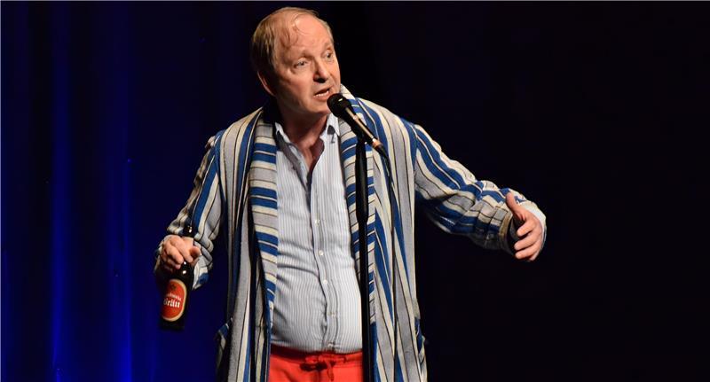 Auftritt im Stadeum: Ist Dittsche eigentlich ein Populist? „Weiss du, hasdu `n Bild?“ - Dittsche sucht als One-Man-Show immer den direkten Kontakt zum Publikum.