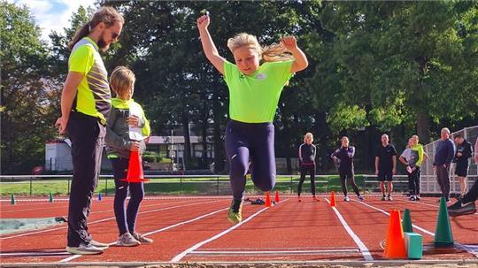 Weitsprung gehört zu den angebotenen Leichtathletik-Disziplinen beim LSC Harsefeld.