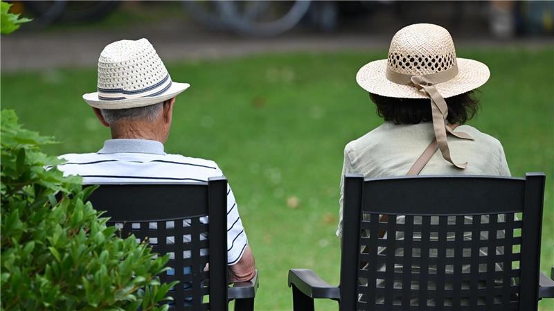 Welche Rolle spielen Gene für die menschliche Lebensdauer? Diese Frage treibt die Altersforschung schon lange um.