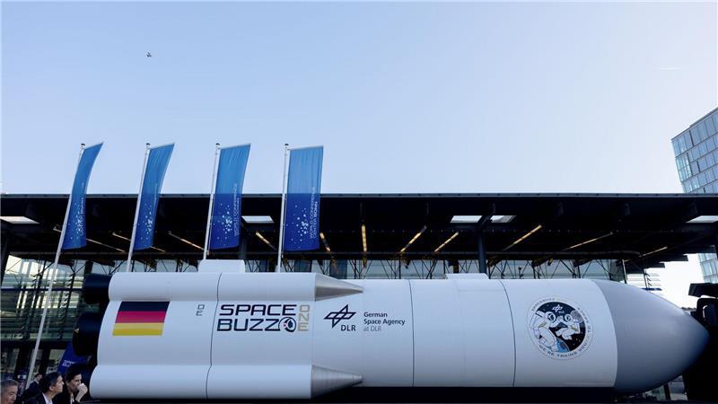 Als es Matthias Maurer mulmig wurde Weltraumschrott wird zunehmend zur Gefahr - darauf will eine internationale Konferenz in Bonn hinweisen.