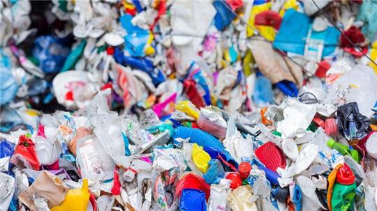 Weltweit wird mehr und mehr Plastik produziert – und nur ein kleiner Teil davon recycelt.
