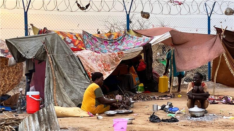 Plan: Weltweite Kürzungen gefährden besonders Mädchen Weltweite Kürzungen der humanitären Hilfe gefährden vor allem Mädchen