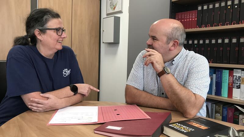 Mieter halten sich fit: Wohnstätte und Seniorensport kooperieren Wencke Delekat im Gespräch mit Peter Kolalowski.