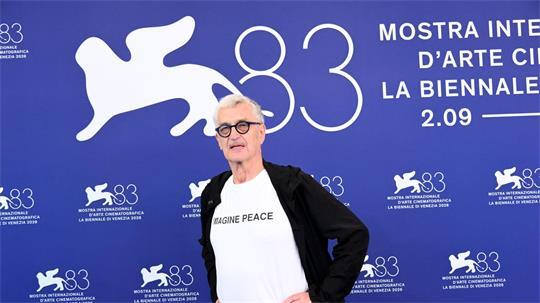 Wenders stellt in Venedig seine neue Doku vor. 