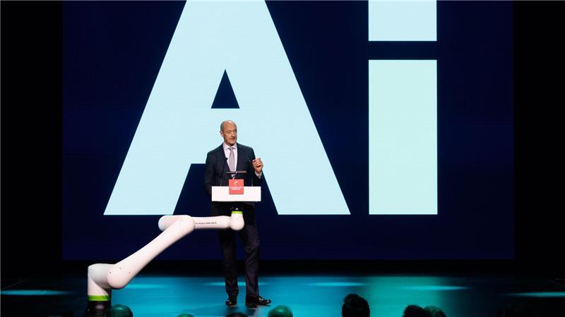 Weniger Bürokratie und mehr Innovation fordert Siemens-Chef Roland Busch.