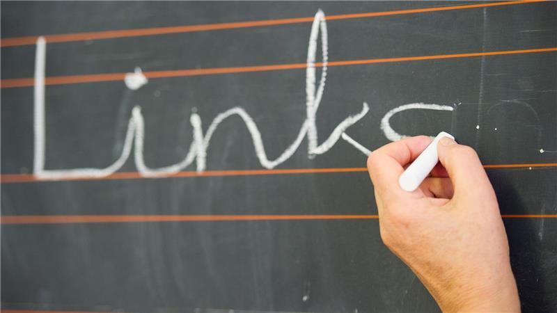 Sie machen es mit links – Mythen und Fakten über Linkshänder Wenn Kinder in die Schule kommen, sollte die Schreibhand feststehen. (Archivbild)