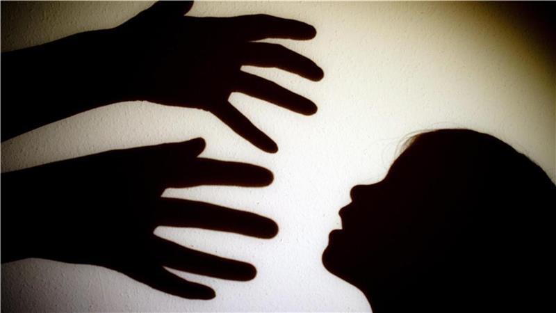 Wenn Kindern und Jugendlichen zu Hause Gewalt und Vernachlässigung droht, werden sie in akuten Notsituationen in einer Inobhutnahmestelle untergebracht, um sie zu schützen.