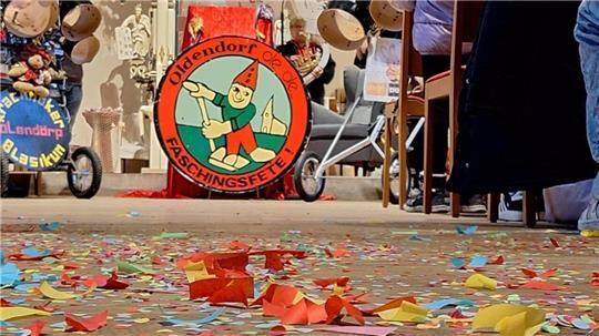 Wenn der Faschingsclub mit Guggemusik, Lebensfreude und Gottvertrauen in der Oldendorfer Kirche Gottesdienst feiert, hinterlässt das temporär bunte Spuren.