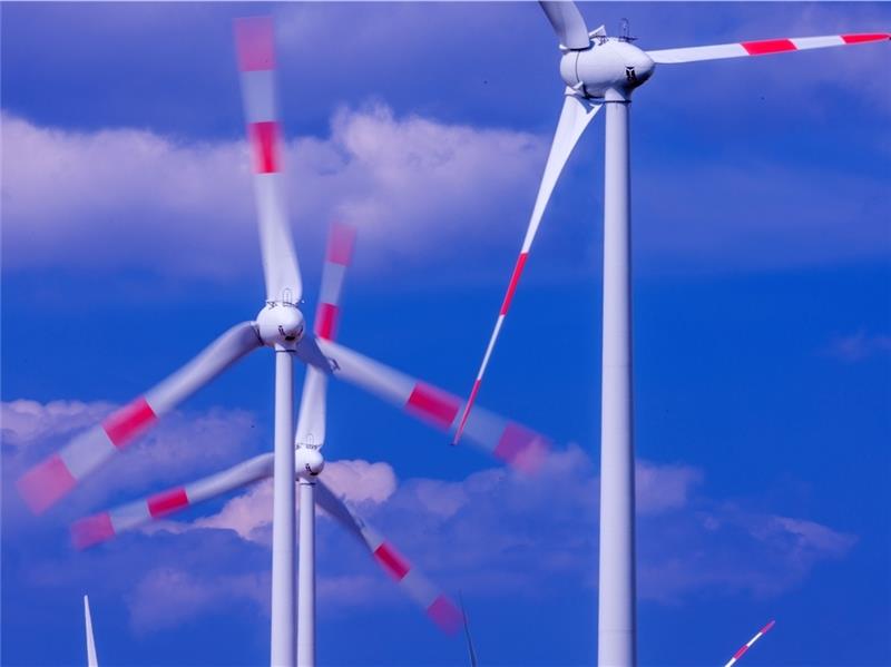 So wollen Altländer Wind zu Energie und Geld für alle machen Wenn der Wind weht, können im Landkreis Stade 480 Megawatt Strom produziert werden. Foto: dpa