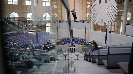 Wenn die Demokratie bröckelt, schadet das meinem Unternehmen - so sehen das laut einer Umfrage 78 Prozent der deutschen Führungskräfte. (Symbolbild)