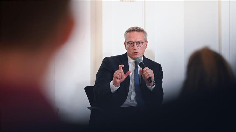 Digitalminister grundsätzlich offen für Palantir-Software „Wenn ein Anbieter eine solche Technologie bereitstellt, sollten wir in sie investieren“, sagt Karsten Wildberger. (Archivbild)