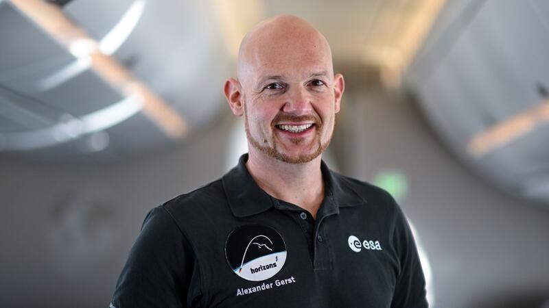 Astronaut Gerst würde gern Fotos auf dem Mond machen Wenn er auf der Erde ist, vermisst er die Raumfahrt, sagt Alexander Gerst.