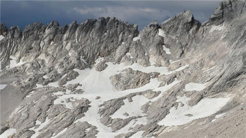 Wenn es im Gebirge zunehmend wärmer wird, gehen immer mehr Gletscher verloren. (Archivbild)