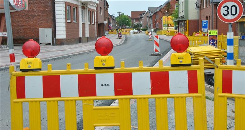 Wenn künftig Straßen in Horneburg erneuert werden, soll nicht mehr nach der alten Straßenausbaubeitragssatzung abgerechnet werden: Die Politik und Verwaltung wollen alle Grundstückseigentümer im Flecken mit kleineren wiederkehrenden Beiträg