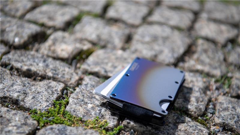EC-Karte weg? Das sind jetzt die 5 wichtigsten Schritte Wenn physische oder digitale Zahlungskarten verloren gehen, sollten Betroffene schleunigst aktiv werden.