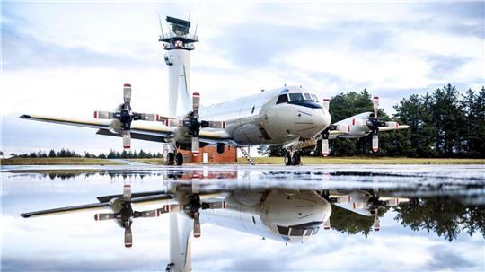 Wenn verdächtige Drohnen über das Marinefliegergelände fliegen, ist die Flugsicherheit für die Marineflieger – hier ein Seefernaufklärer vom Typ P-3C „Orion“ – gefährdet. Ende Februar soll über dem Fliegerhorst zuletzt mindestens eine Drohne gesichtet worden sein. 