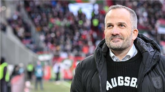 Wenn’s Spaß macht: Manuel Baum macht doch als Augsburger Coach weiter. (Archivbild)
