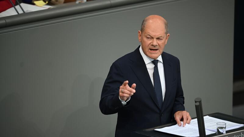 „Wer Terrorismus verherrlicht wendet sich gegen alle unsere Werte und gehört auch abgeschoben“: Olaf Scholz.