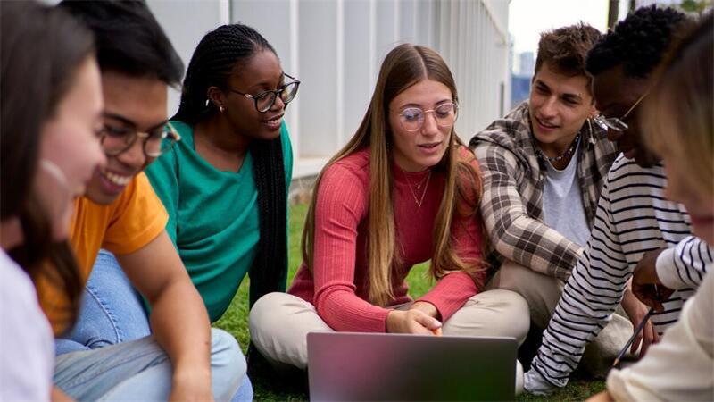 Am Beispiel einer Familie: Was hat die Europawahl eigentlich mit mir zu tun? Wer als EU-Bürger ein Auslandssemester absolvieren will, der kann auf Unterstützung durch das Programm Erasmus hoffen.